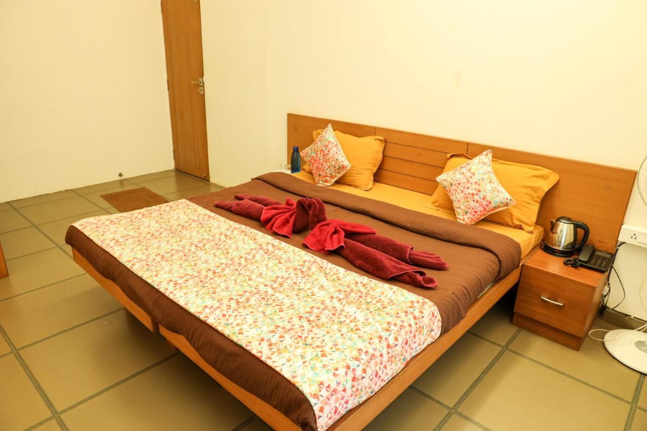 Surya Kiran Miramar Bed and Breakfast Panaji Εξωτερικό φωτογραφία