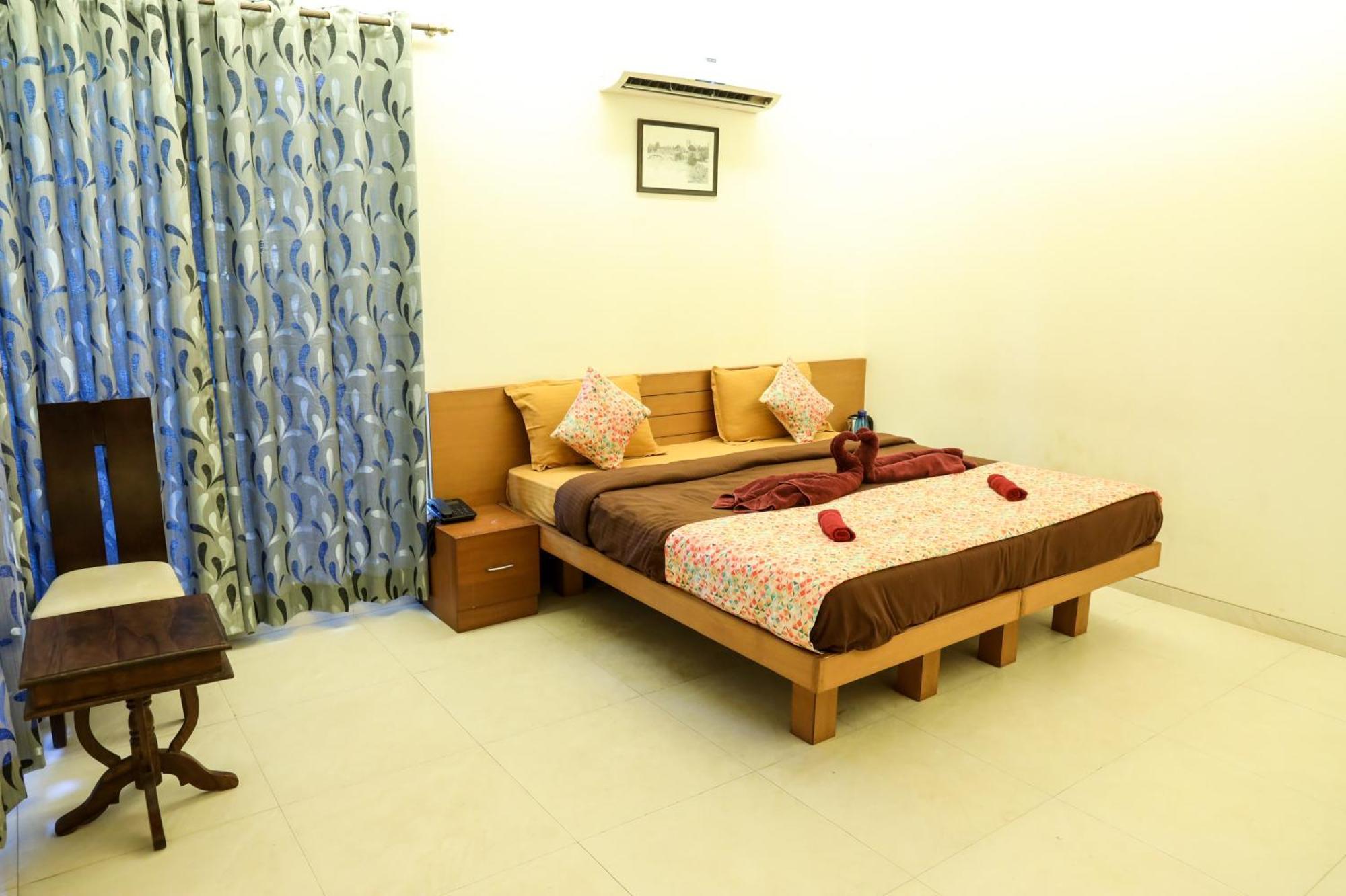 Surya Kiran Miramar Bed and Breakfast Panaji Δωμάτιο φωτογραφία